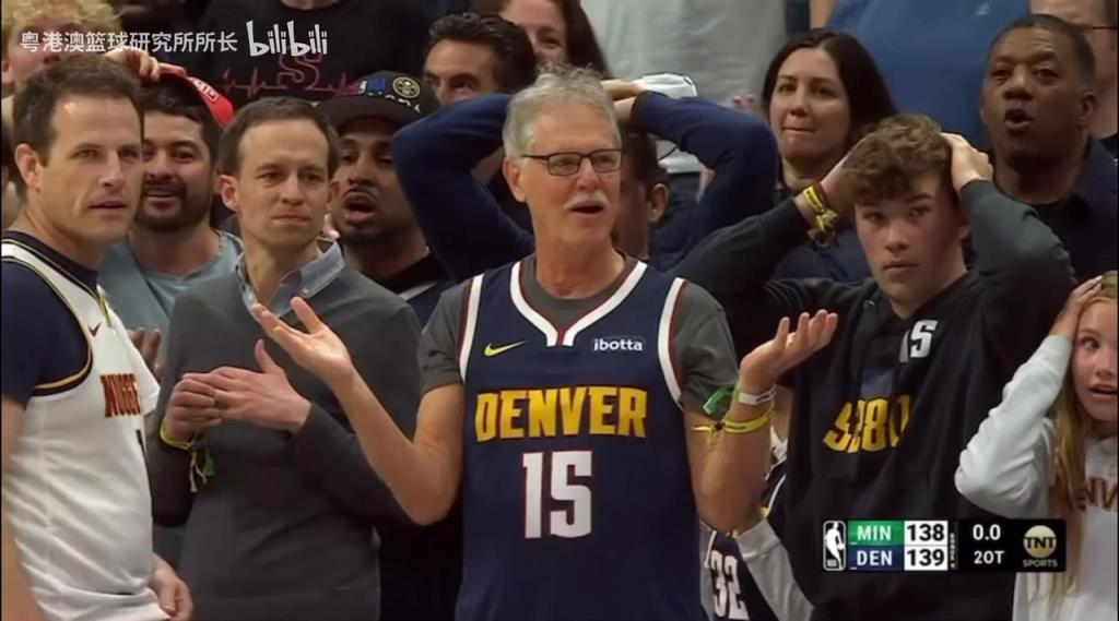 導火索？回顧此前掘金對陣森林狼，威少送出三分犯規(guī)后的眾生相！