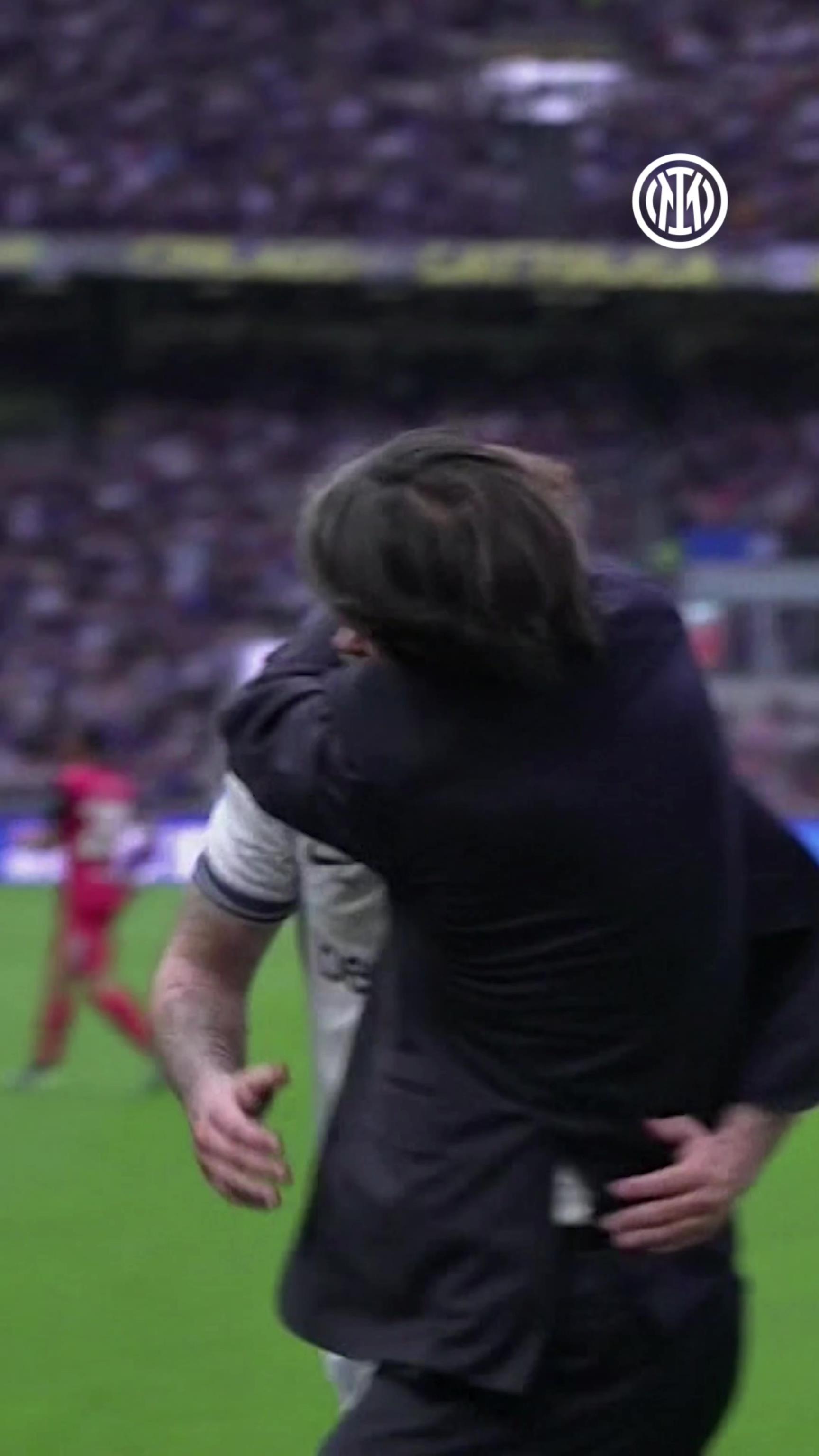 太銷魂，網(wǎng)友：阿瑙托維奇這腳傳球的確值得小因又摟又親