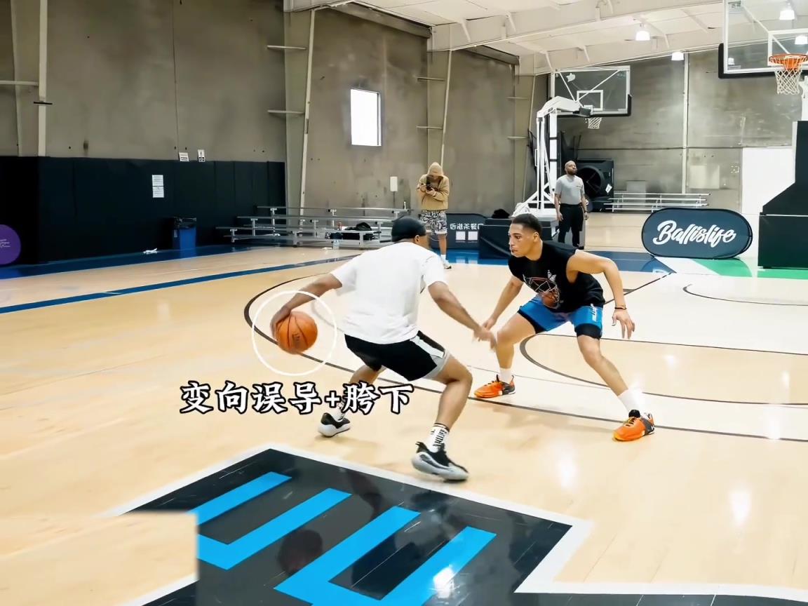 “實(shí)戰(zhàn)中的節(jié)奏過人動(dòng)作鑒賞，連續(xù)胯下變向舞蹈銜接頓拜突破”