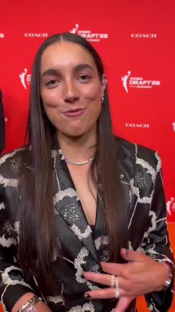 少爺真全能??！威少還幫WNBA新秀妹子們?cè)O(shè)計(jì)今晚的服裝