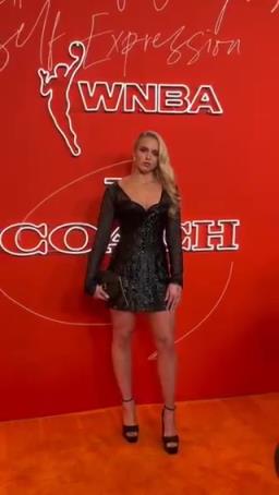 海莉選秀夜紅毯秀，人氣和顏值在這屆都是數(shù)一數(shù)二