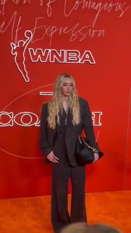 女狀元佩吉強勢登陸WNBA，實力超強，顏值也杠杠的